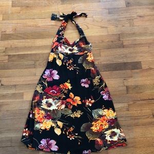 Adorable and flattering dress!